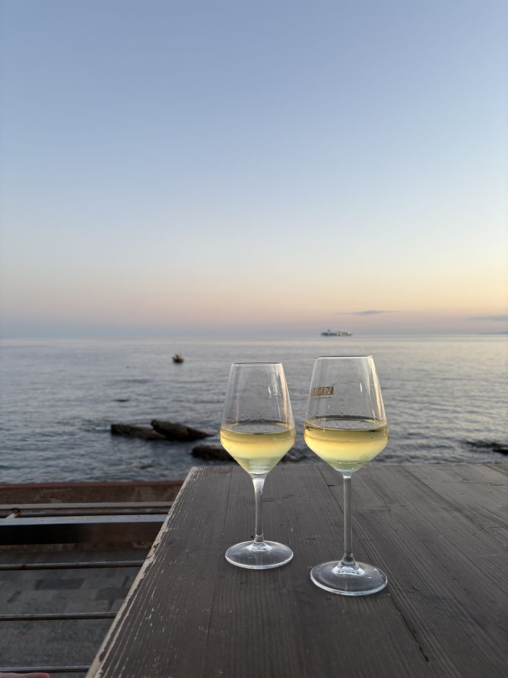 Elegant wine glassware for relaxed summer occasions